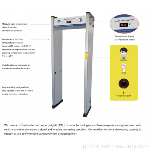 Percorra a porta de metal com o testador multifuncional de scanner